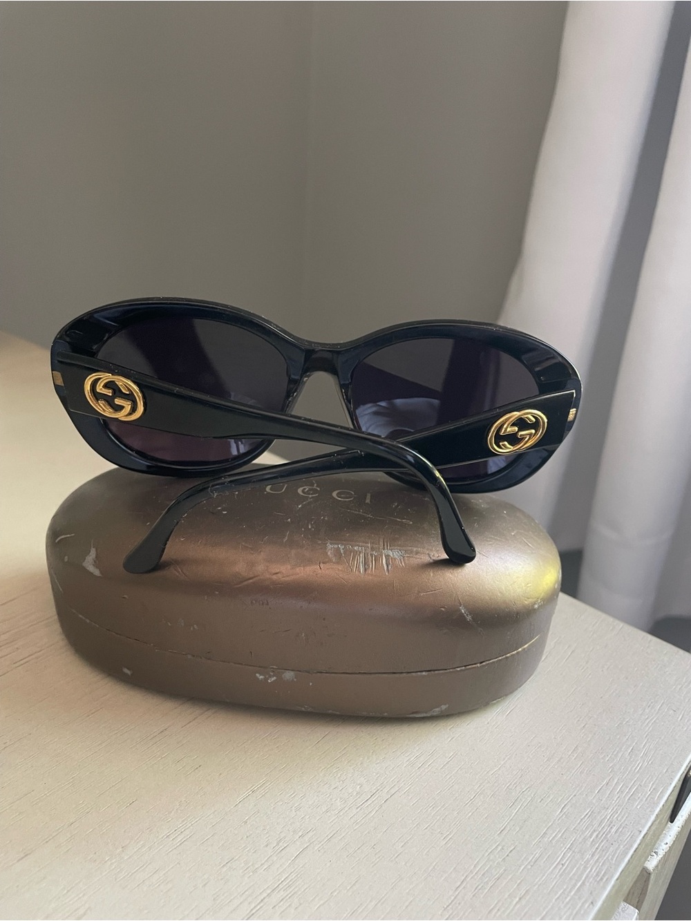 Gucci Vintage Women’s Black Oversized Sunglasses